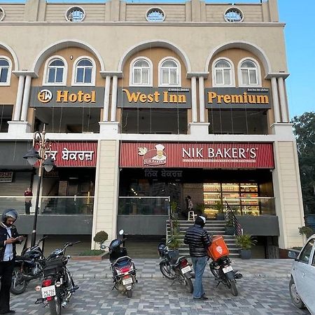 Hotel West Inn Premium Kharar Eksteriør bilde