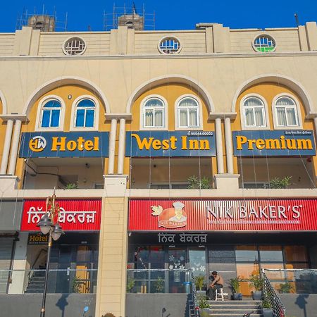 Hotel West Inn Premium Kharar Eksteriør bilde