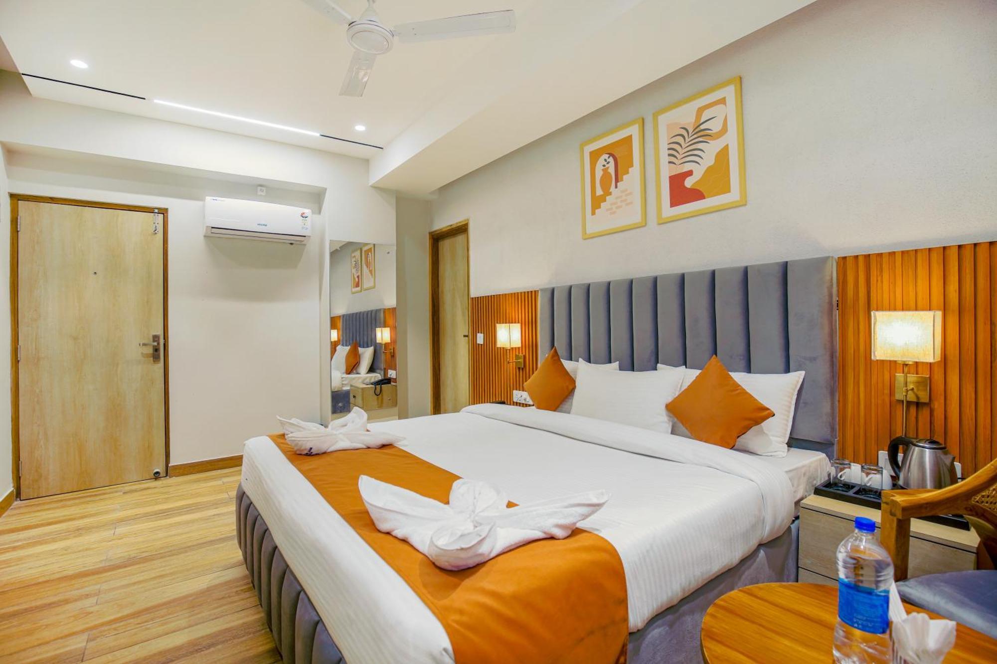 Hotel West Inn Premium Kharar Eksteriør bilde